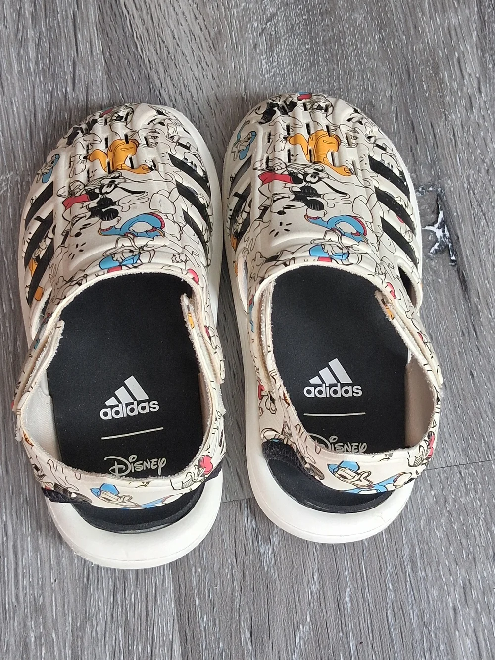 Adidas  X Disney disney white